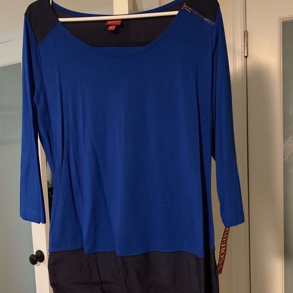 Cute two tone shirt with zip detail